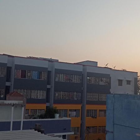 Uthamar Illam Apartment Tiruchirappalli Phòng bức ảnh