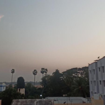 Uthamar Illam Apartment Tiruchirappalli Phòng bức ảnh